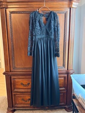 Lulu's Black Lace V-Neck Long Sleeve Maxi Dress